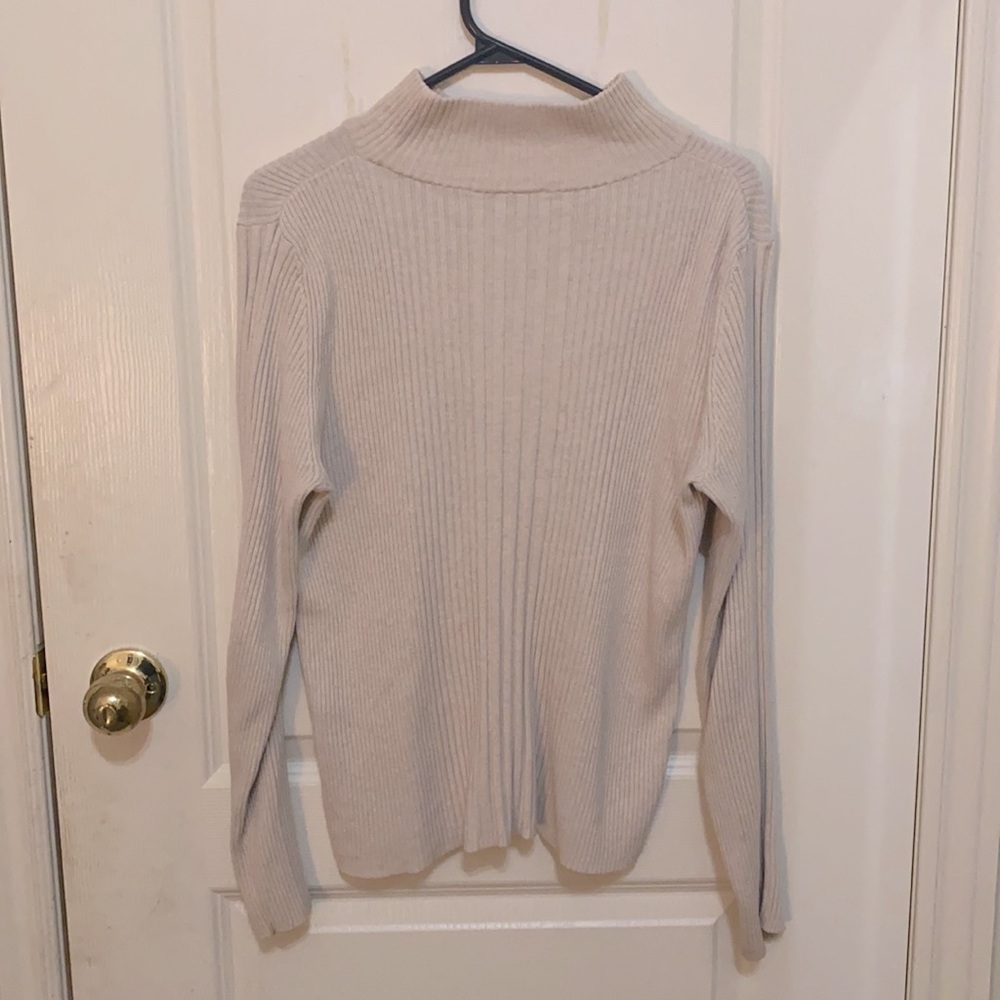 Turtle neck - Picture 3 of 3